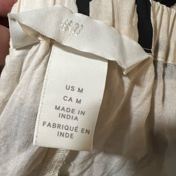 H & M Black and White Abstract Print Button Up Skirt - Picture 6 of 7